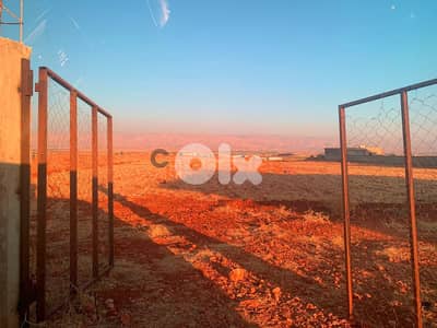 Land For Sale in Deir el Ahmar- Bekaa CPCF297