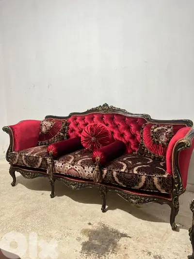 طقم كنبايات مصري حفر خشب زان خمس قطع وطاولة شبه جديد