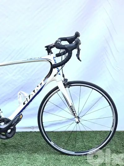 Gaint Defy road bike 28 Carbon Fiber