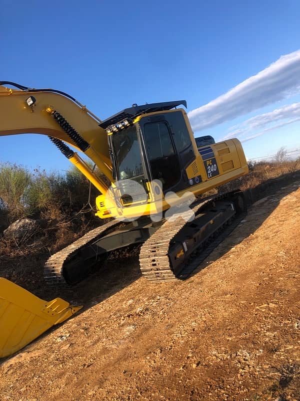 KOMATSU PC240 EXCAVATOR FOR SALE BEST PRICE! 3