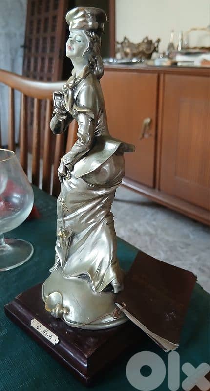 porcelain statues 1
