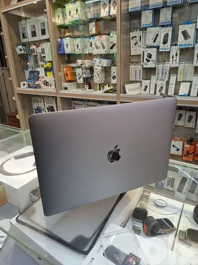 Used apple macbook pro 13 8/256 gb  Cor i5 2018  374 cycle