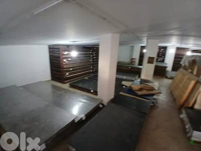 ZE25-4450 Shop 600m for Sale, Achrafieh Geitawi محل للبيع في الأشرفية
