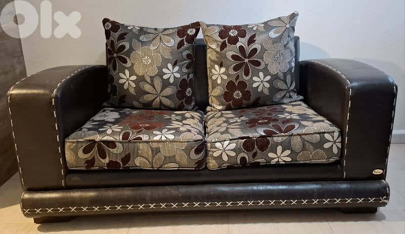 Sofa for sale 0