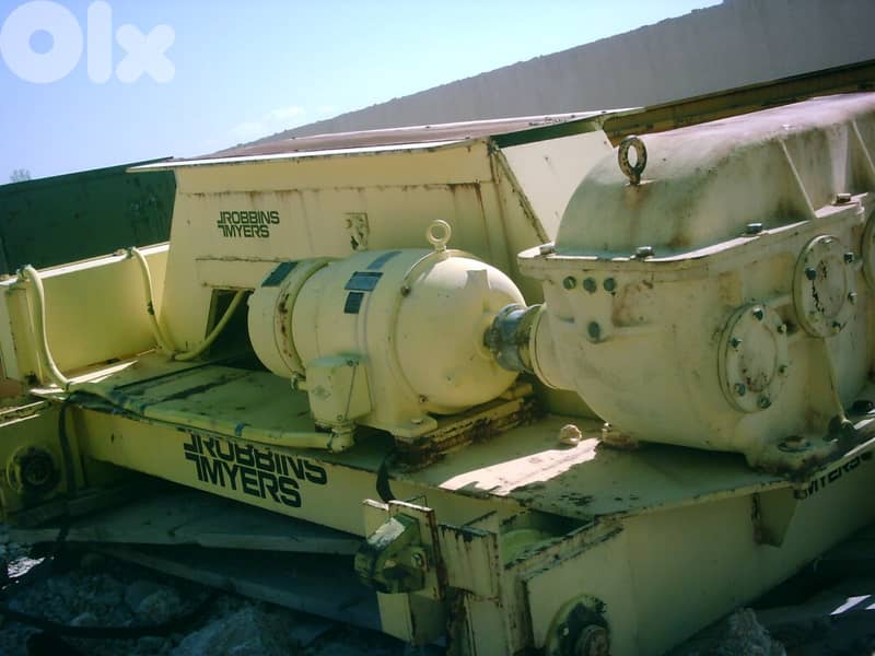 Hangar Crane 1