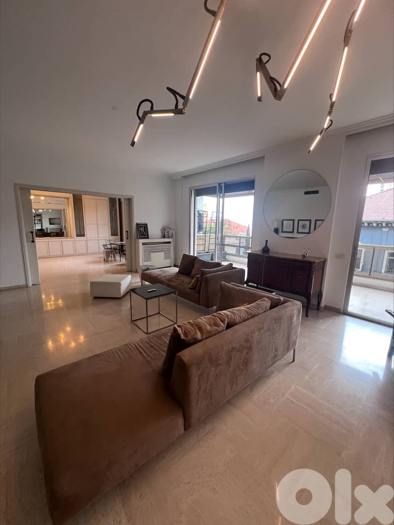 400 Sqm  Apartment in Sursock 0