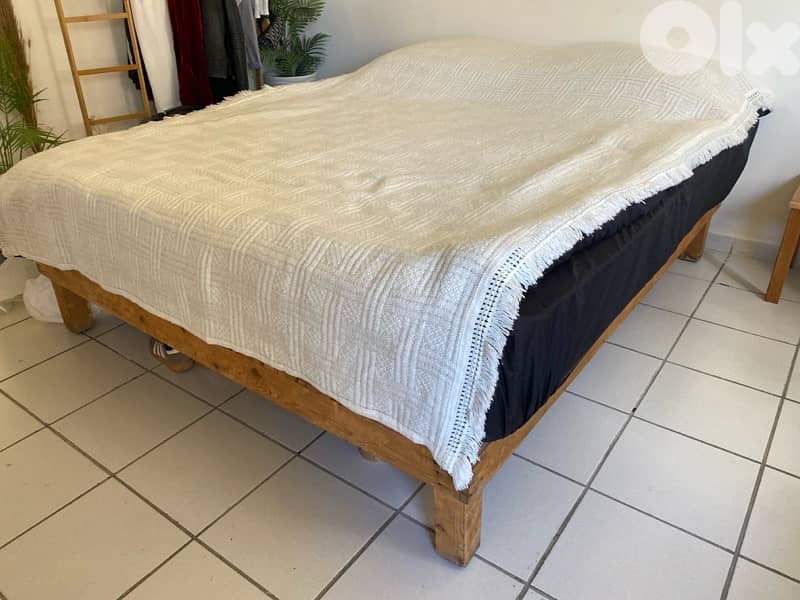 king size palette bed 0