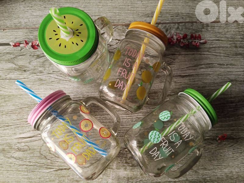 mason jars with straw 1