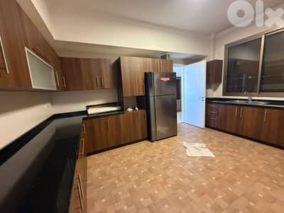 SPACIOUS APARTMENT IN JNAH PRIME (320SQ) 4 BEDROOMS , (JN-639)
