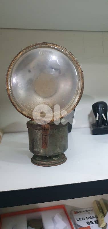 antique collectable carbit lamp war world 2 3