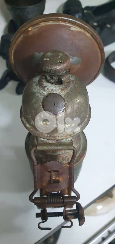 antique collectable carbit lamp war world 2 5
