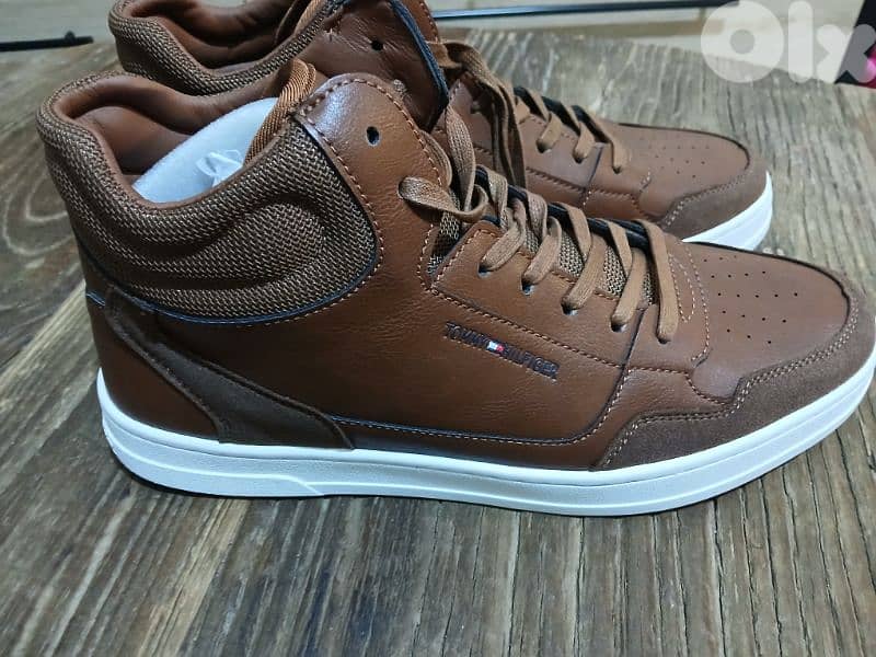Tommy Hilfiger size 42 0