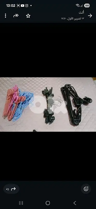 علاقيات ملابس كمية كبيرة منوعة  لمحل