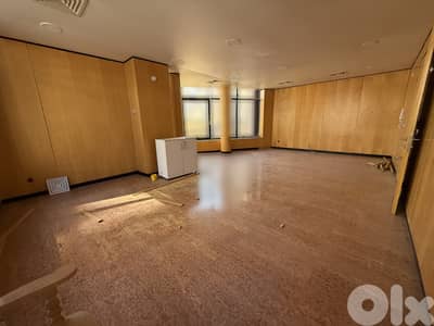 High end Office for Rent in Achrafieh - Tabaris مكتب فاخر للإيجار في