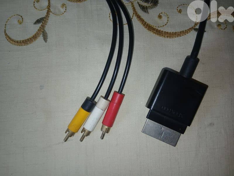Xbox 360  with power cables +game 5