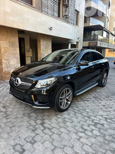 Mercedes GLE 400 coupe 2017 AMG-line 4matic black (company source)
