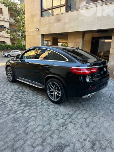 Mercedes GLE 400 coupe 2017 AMG-line 4matic black (company source)