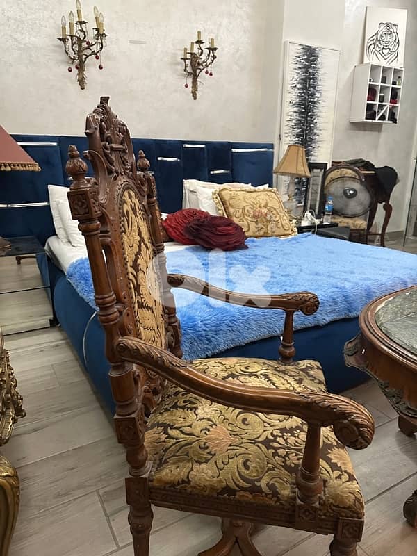 arm chair auntique and table 7