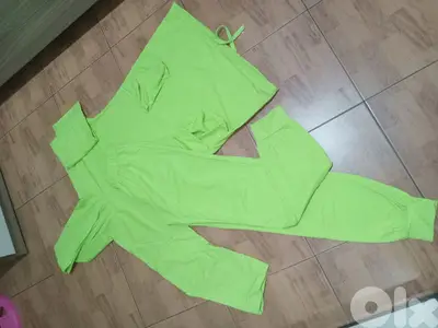 ملابس نسواني كلو جديدة ايه قطعة بس5$