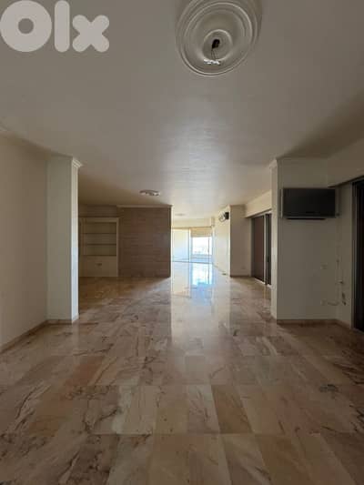SPACIOUS APT IN AIN AL TINEH PRIME / SEA VIEW (300SQ) 4 BEDS (AM-253)