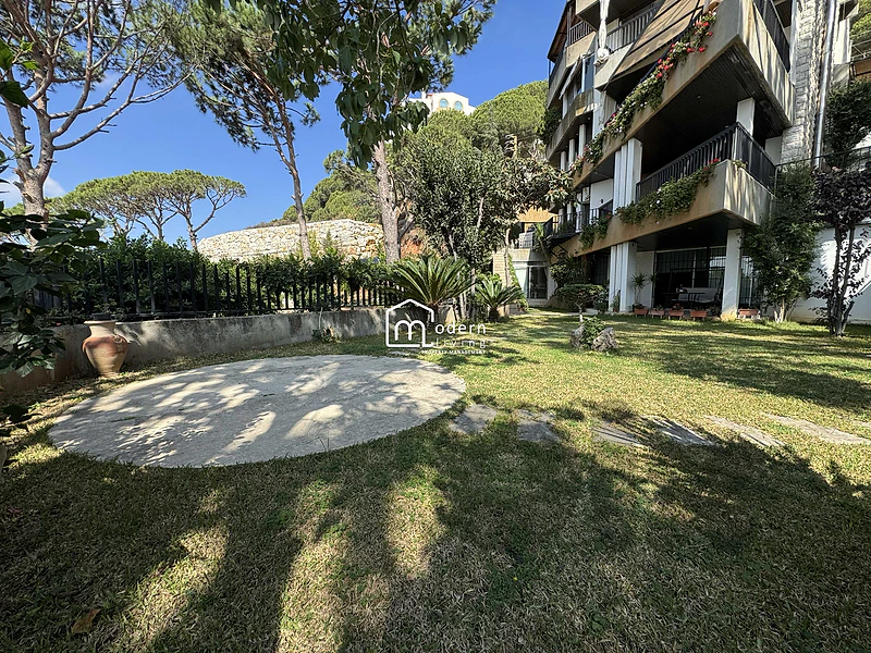 Panoramic View 800 Sqm Villa with Garden for Sale in Beit Mery