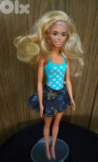 Barbie MOVIE NIGHT/BEACH PARTY COLOR REVEAL Mattel doll 2020+WIG+Shoes