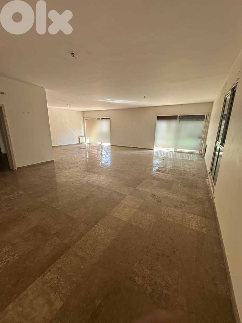 SPACIOUS APARTMENT IN TALLET EL KHAYAT PRIME (300SQ) 4 BEDS (BT-1272) 0