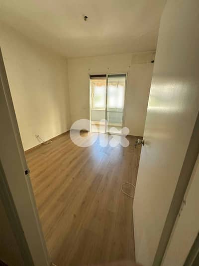 SPACIOUS APARTMENT IN TALLET EL KHAYAT PRIME (300SQ) 4 BEDS (BT-1272)