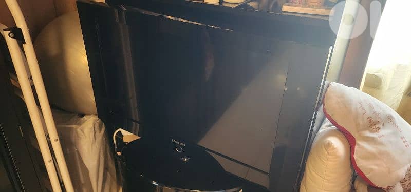 32" Samsung TV - good condition 0