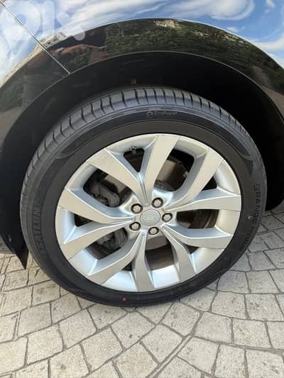 Land Rover Evoque 2020 - 4 cylinders - 4wheel - clean carfax