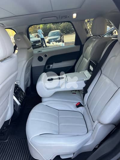 Range Rover Sport 2015 HSE V6 look SVR