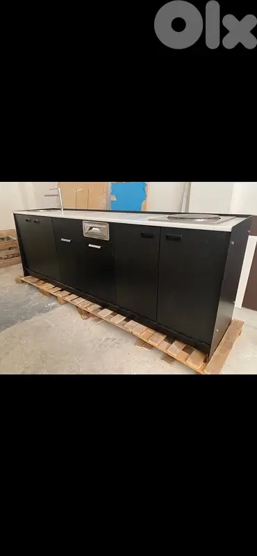 topping bar with fridge and backbar