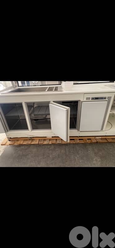 topping bar with fridge and backbar 4
