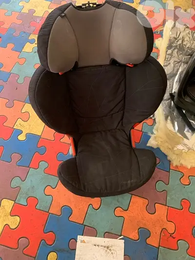 2 car seats 1 stroller
