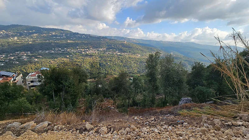 Land for sale in Baabdat|Prime|1220m2 أرض للبيع في بعبدات | مميزة |
