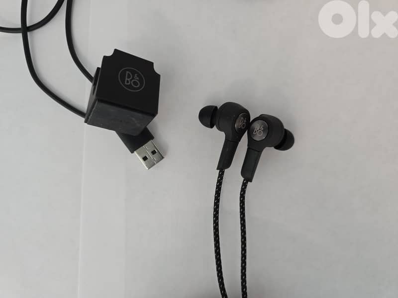 Bang & Olufsen Bluetooth Earphones 2