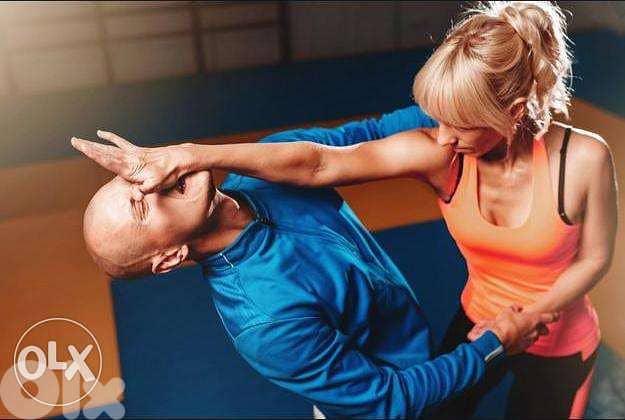 Lady learn how to defend yourself in any situation 0