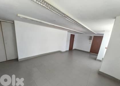 Prime Location Showroom For Rent In Elyssar صالة عرض للاجار في اليسار