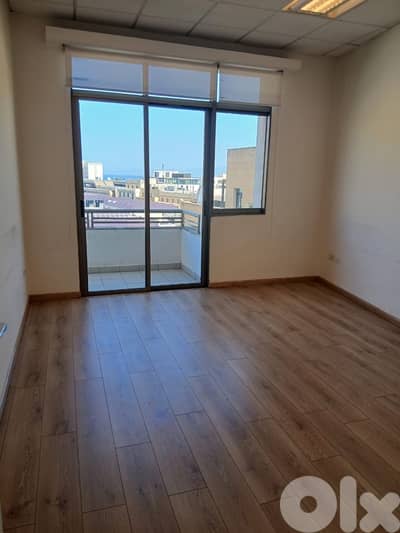 Office for rent (Prime Location) Downtown Super View