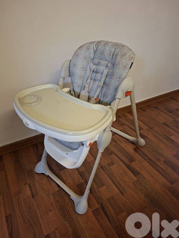 High chair 0