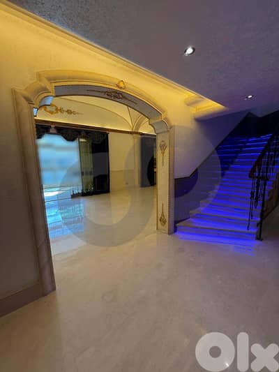 700 SQM triplex in prime location jnah / جناح REF#UK127643