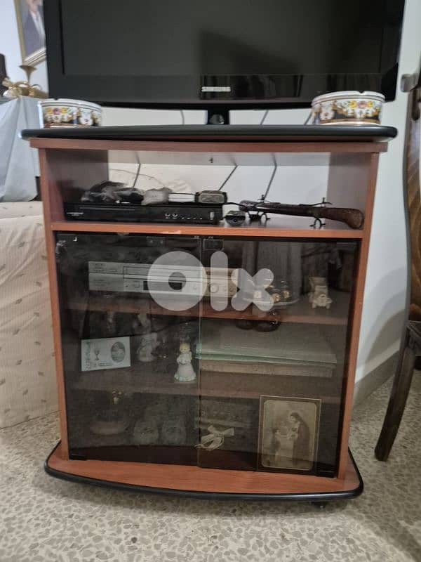 TV Table 0