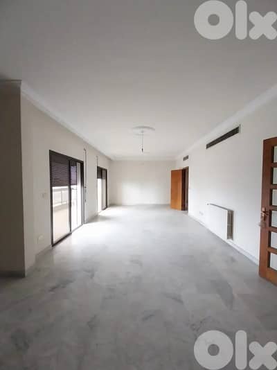 Spacious Renovated Apartment fo rent in Jdeideh| للاجار شقة في الجديدة