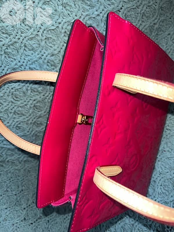 Louis Vuitton Purse 9