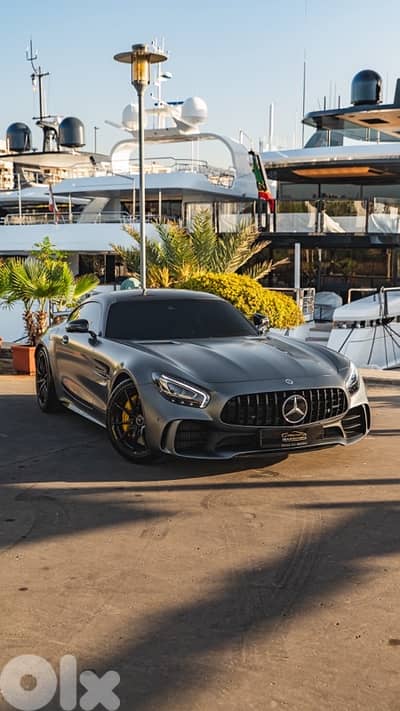 Mercedes AMG GTR 2018 , TGF source & services. ONLY 10.000Km