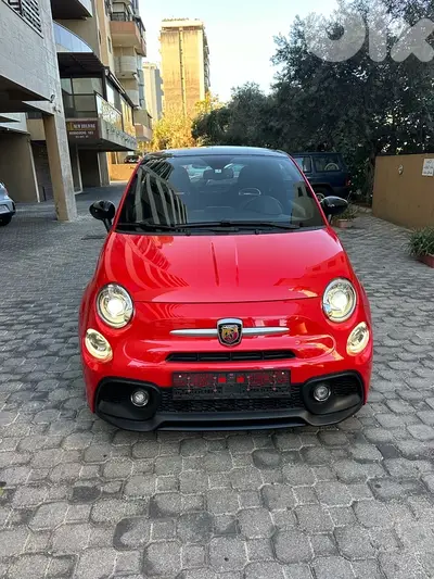 Fiat Abarth 595 2019 red on black