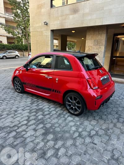 Fiat Abarth 595 2019 red on black