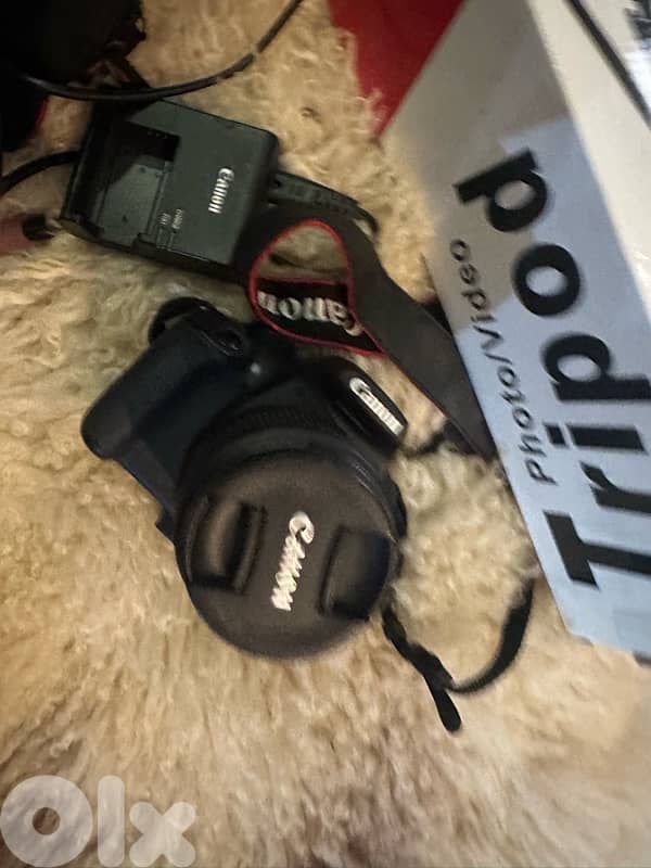 Canon EOS 1300D (Rebel T6) – Like New 2