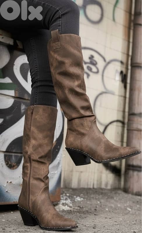 BOOT SIZE 37 worn once 0