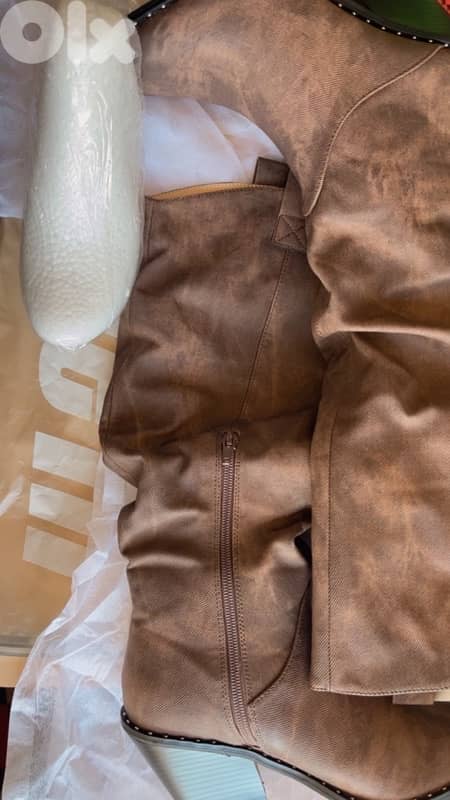 BOOT SIZE 37 worn once 2